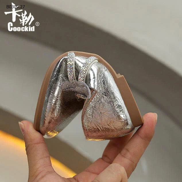 GIÀY BÚP BÊ GẮN BƯỚM-Giá sỉ size 23-28: 130k  size 29-34: 139k 