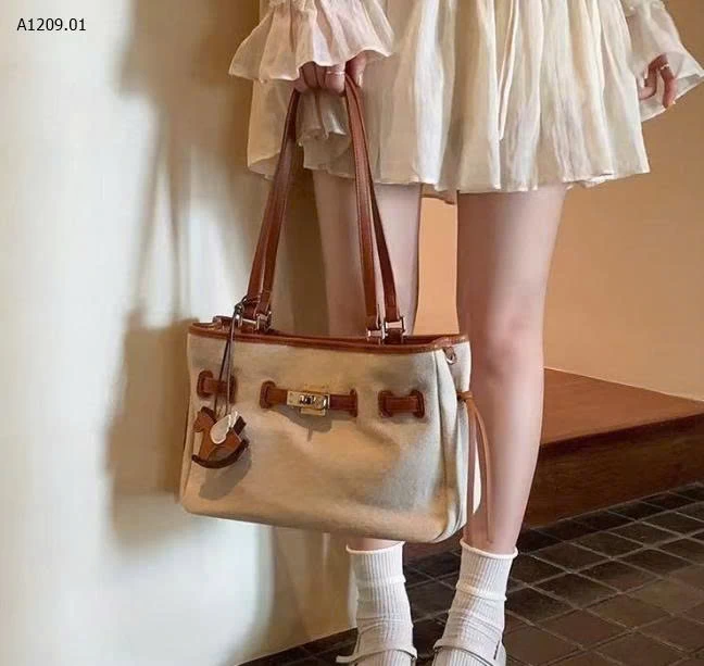 túi vải siêu đẹp , kèm charm ngựa  - sỉ 235k