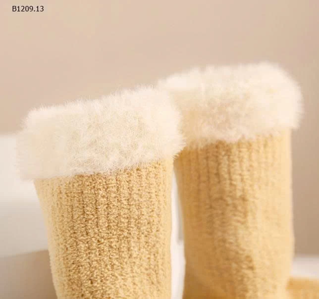 Tất ống giữa dày dặn ấm áp cho bé - sỉ 74k