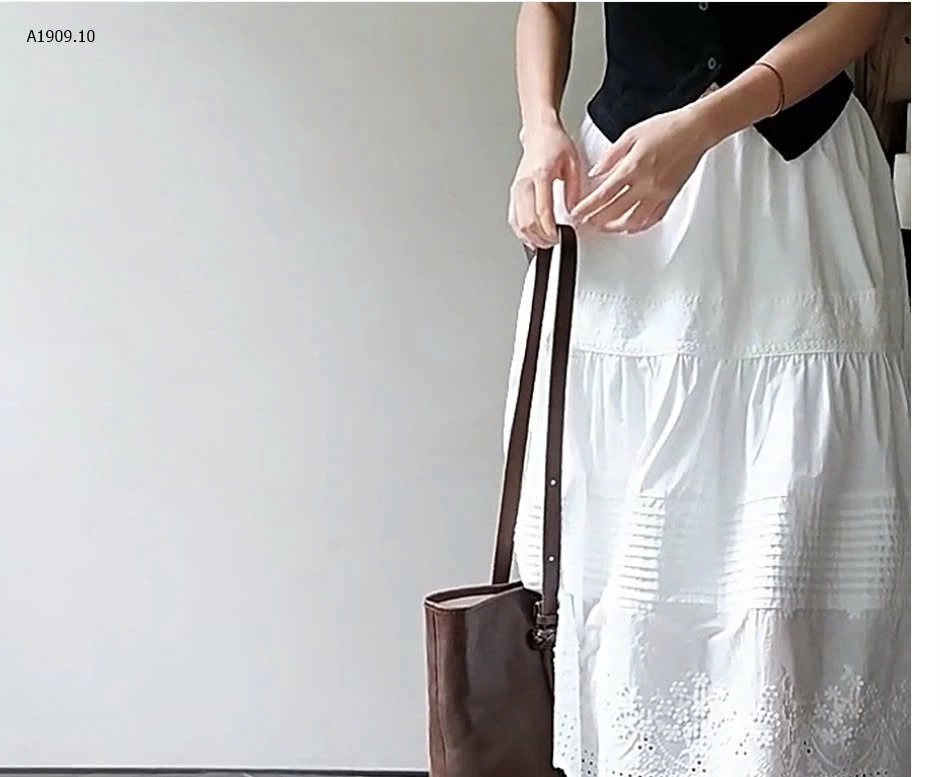 CHÂN VÁY REN ANNA- sỉ 200k