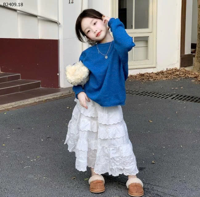 ÁO LEN XANH COBAN MIX CV TRẮNG-Giá sỉ áo 165k  chân váy 190k 