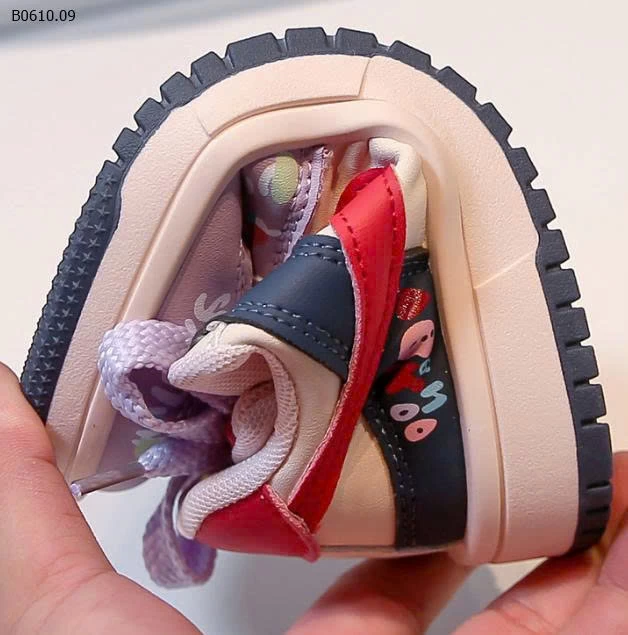 GIÀY THỂ THAO PHỐI MÀU CÁ TÍNH CHO BÉ-Giá sỉ 140k