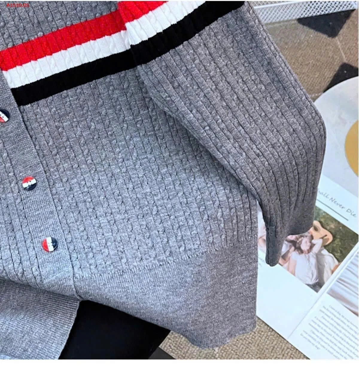 ÁO CARDIGAN KẺ GIỮA THÊU HỌA TIẾT CHO NỮ  - sỉ 171k