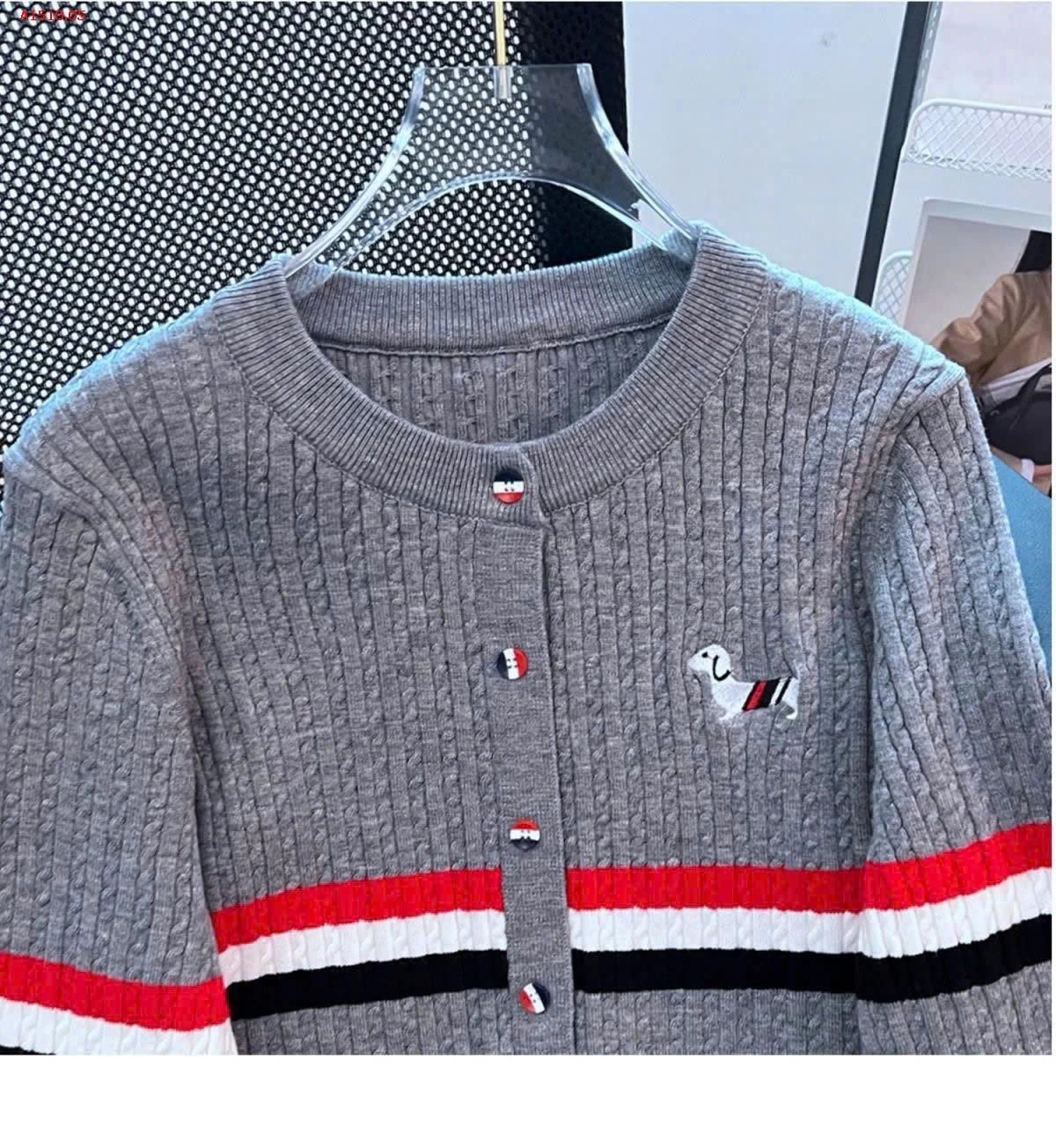 ÁO CARDIGAN KẺ GIỮA THÊU HỌA TIẾT CHO NỮ  - sỉ 171k