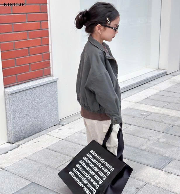 Áo khoác Ambb- Giá sỉ  sz 90-150 : 278k sz 160 : 300k sz 170 : 327k