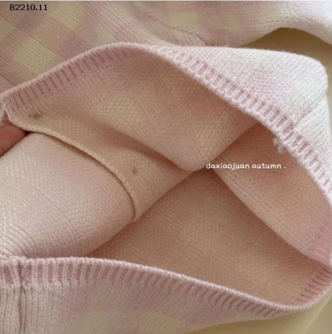 ÁO LEN MŨ QUẢ BÔNG KẺ CARO DỄ THƯƠNG  -Giá sỉ sz 90-130: 213k  sz 140-150: 249k 