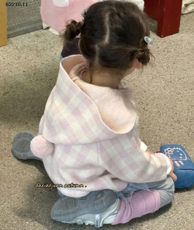 ÁO LEN MŨ QUẢ BÔNG KẺ CARO DỄ THƯƠNG  -Giá sỉ sz 90-130: 213k  sz 140-150: 249k 