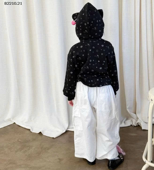 ÁO KHOÁC HOODIE MIX QUẦN SUÔNG TRẮNG - Giá sỉ áo khoác: 275k quần: 230k 