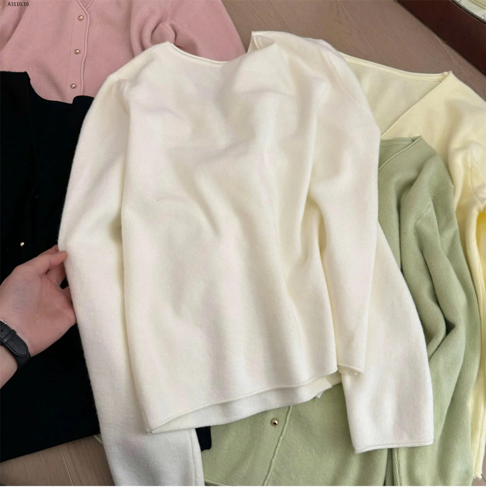 KHOÁC LEN MỎNG CỔ TIM - sỉ 155k