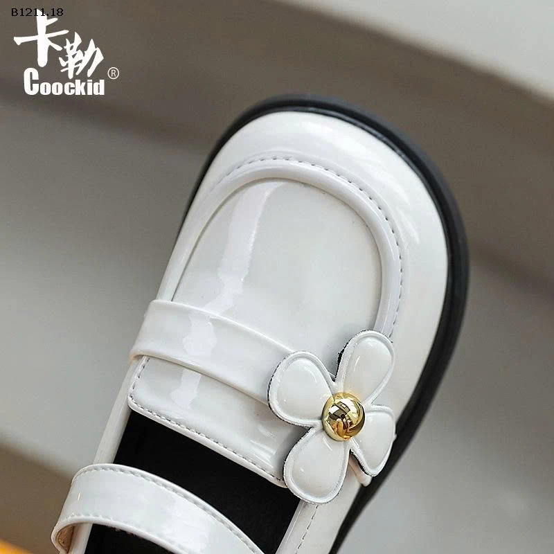 GIÀY MOCA BÓNG GẮN HOA- Giá sỉ size 26-30: 148k  size 31-36: 158k