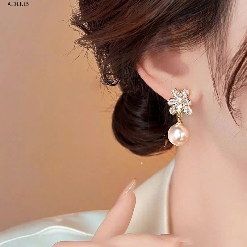 Hoa tai gollic đính hoa đá hoa giả  - sỉ 120k