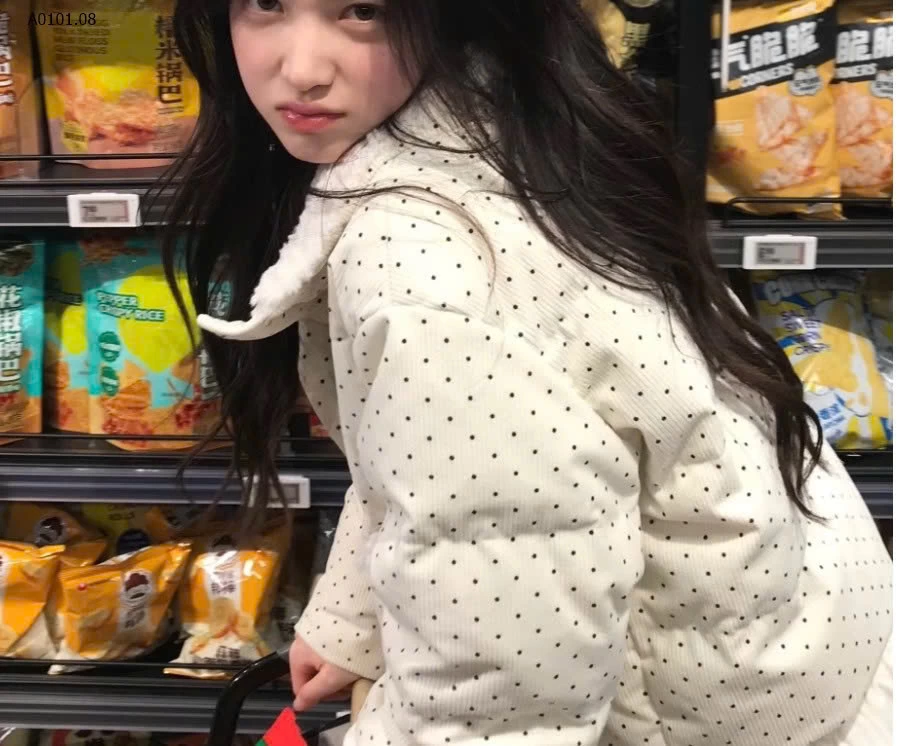 ÁO KHOÁC PHAO CHẤM BI LÓT LÔNG CỔ XINH - sỉ 260k