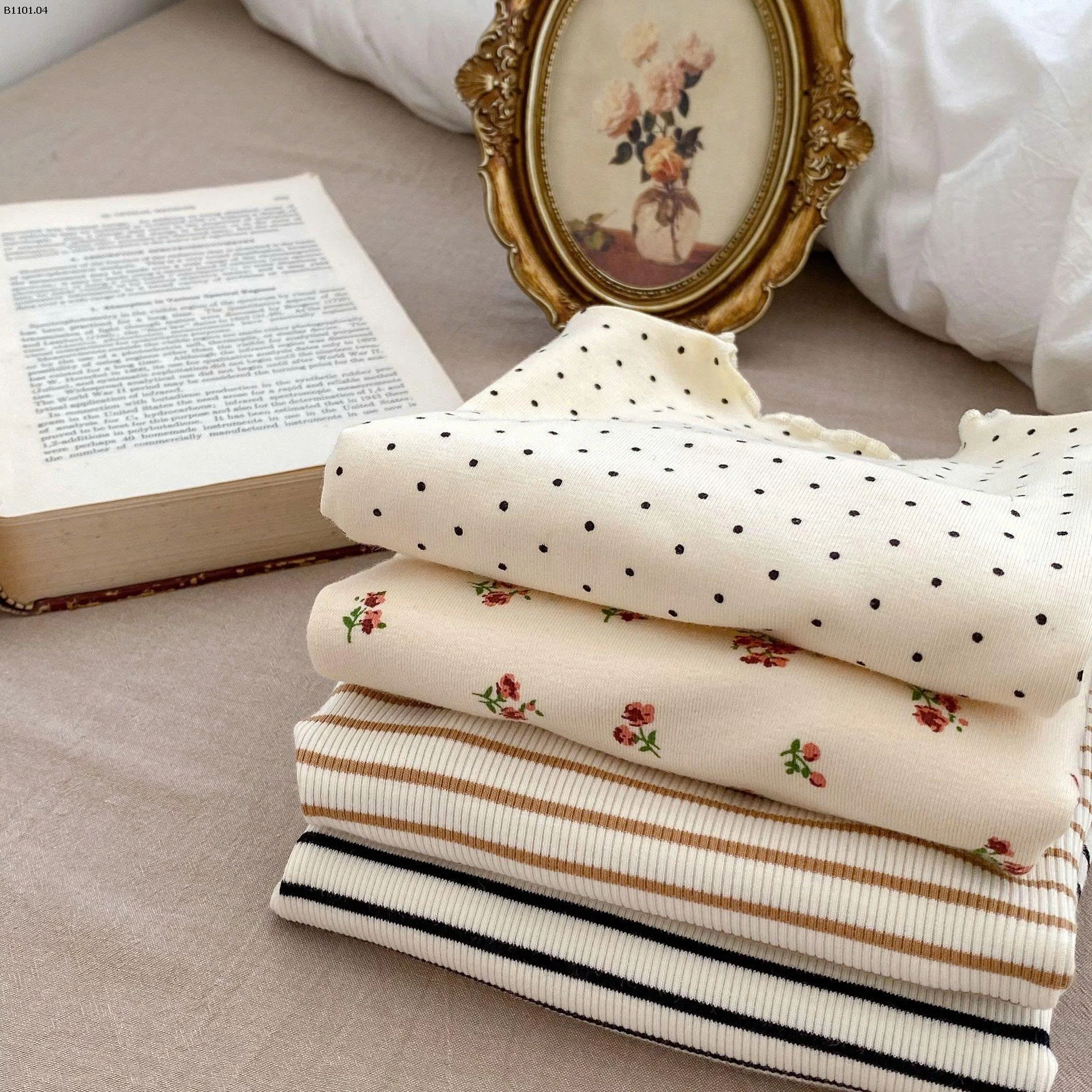 Áo dài tay cổ cao viền bèo nhún kiểu dáng mùa xuân mới cho bé - giá sỉ 95k