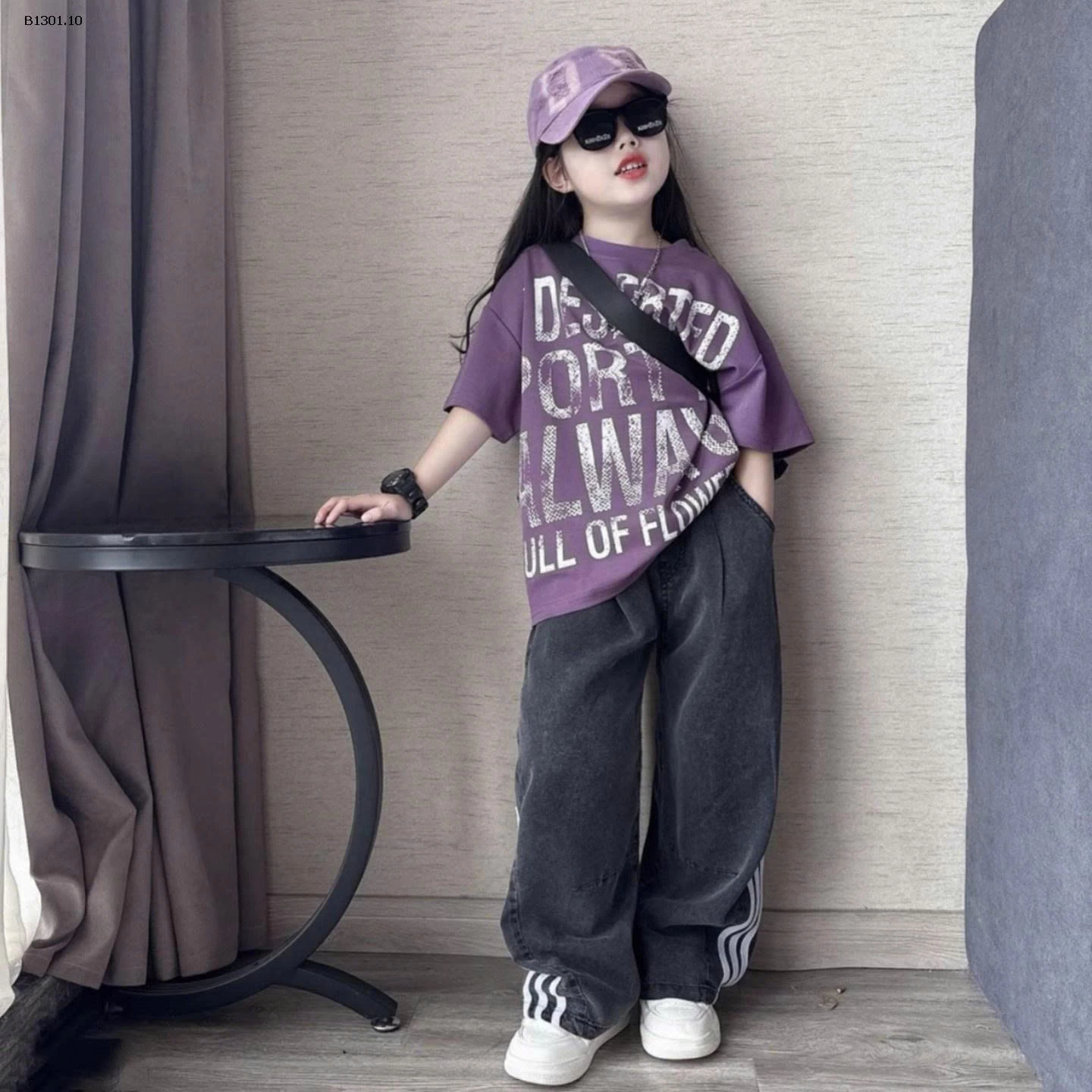 ÁO THUN CHỮ CỘC TAY & QUẦN JEAN 3 SỌC -Giá sỉ  áo: 174k quần: 224k