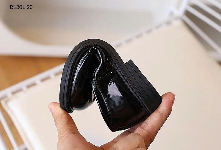 GIÀY DA BÓNG BG-Giá sỉ  sz 21-25 : 130k sz 26-36 : 140k