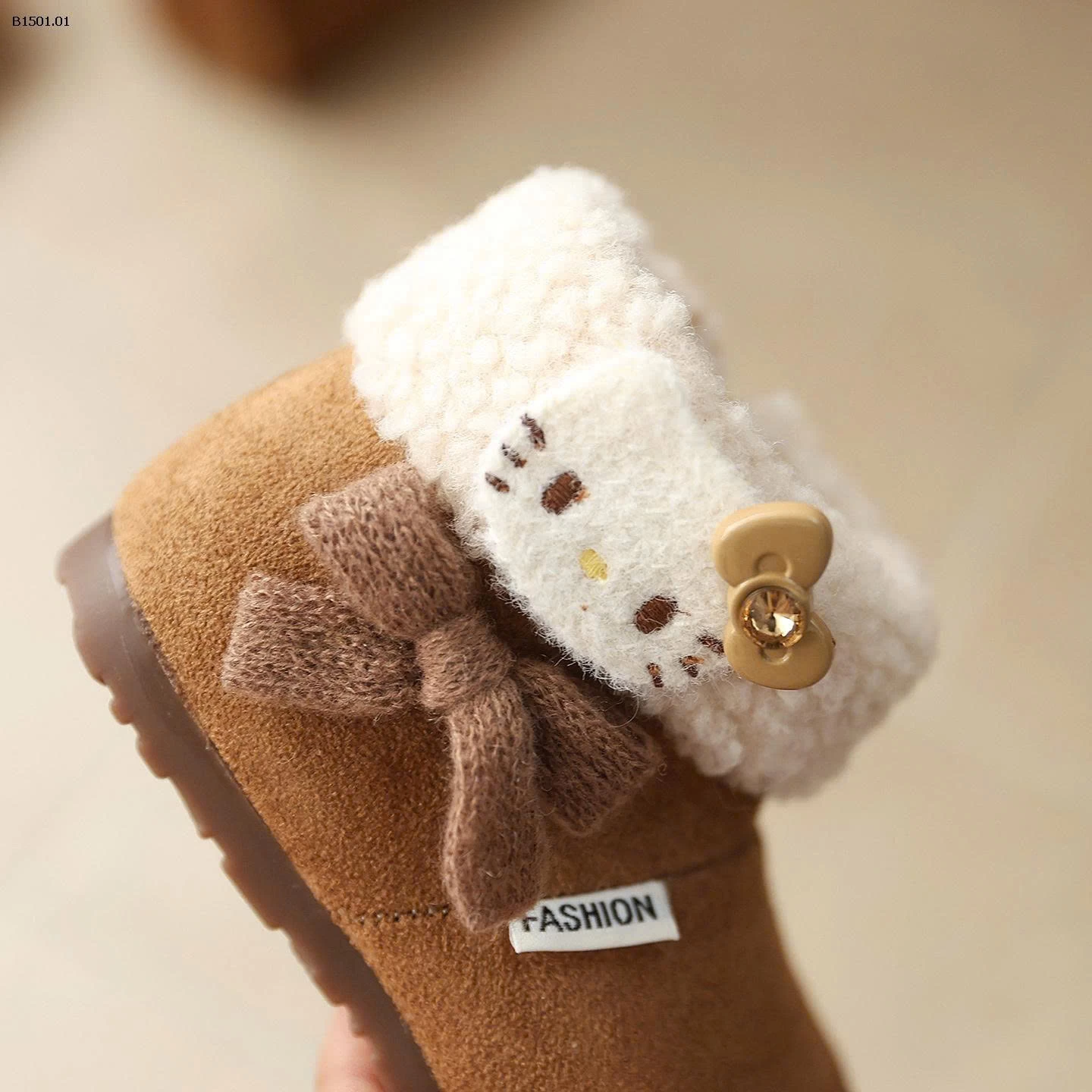 BOOT LÔNG CỪU KITTY-Giá sỉ sz 21-25 giá 168k  sz 26-30 giá 178k  sz 31-33: 189k 