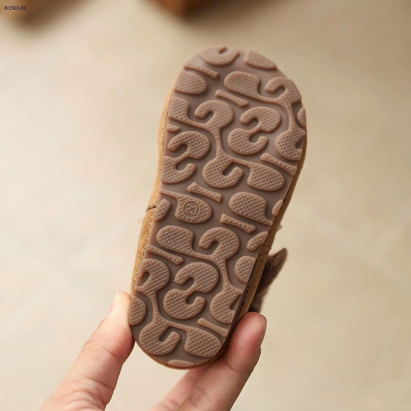 BOOT LÔNG CỪU KITTY-Giá sỉ sz 21-25 giá 168k  sz 26-30 giá 178k  sz 31-33: 189k 