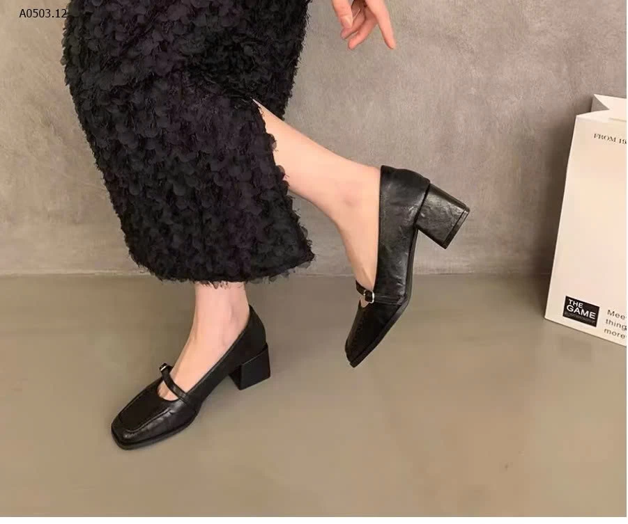 Giày xuất Hàn bên Hàn bán 1tr8  - sỉ 216k